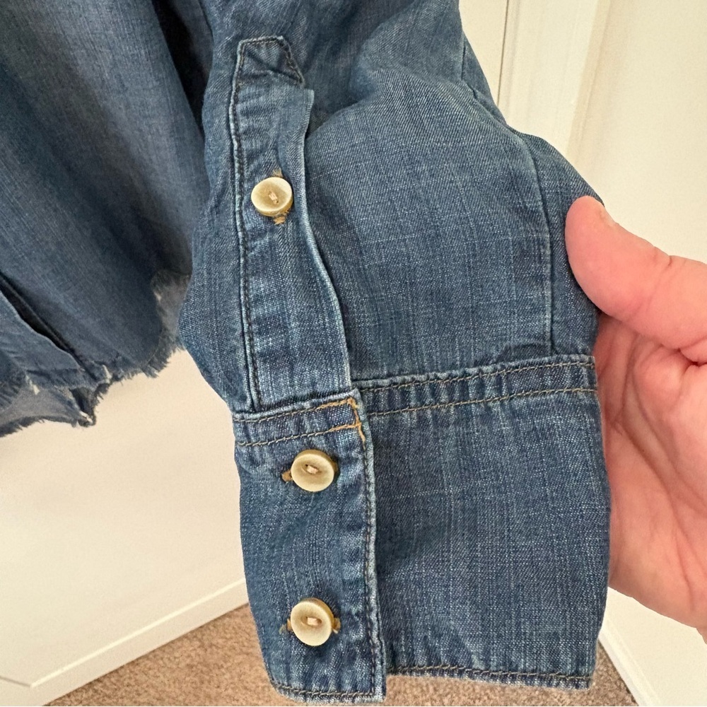 Anthropologie Cloth & Stone Chambray Tencel Button Up Shirt. Size Medium. - Picture 6 of 15